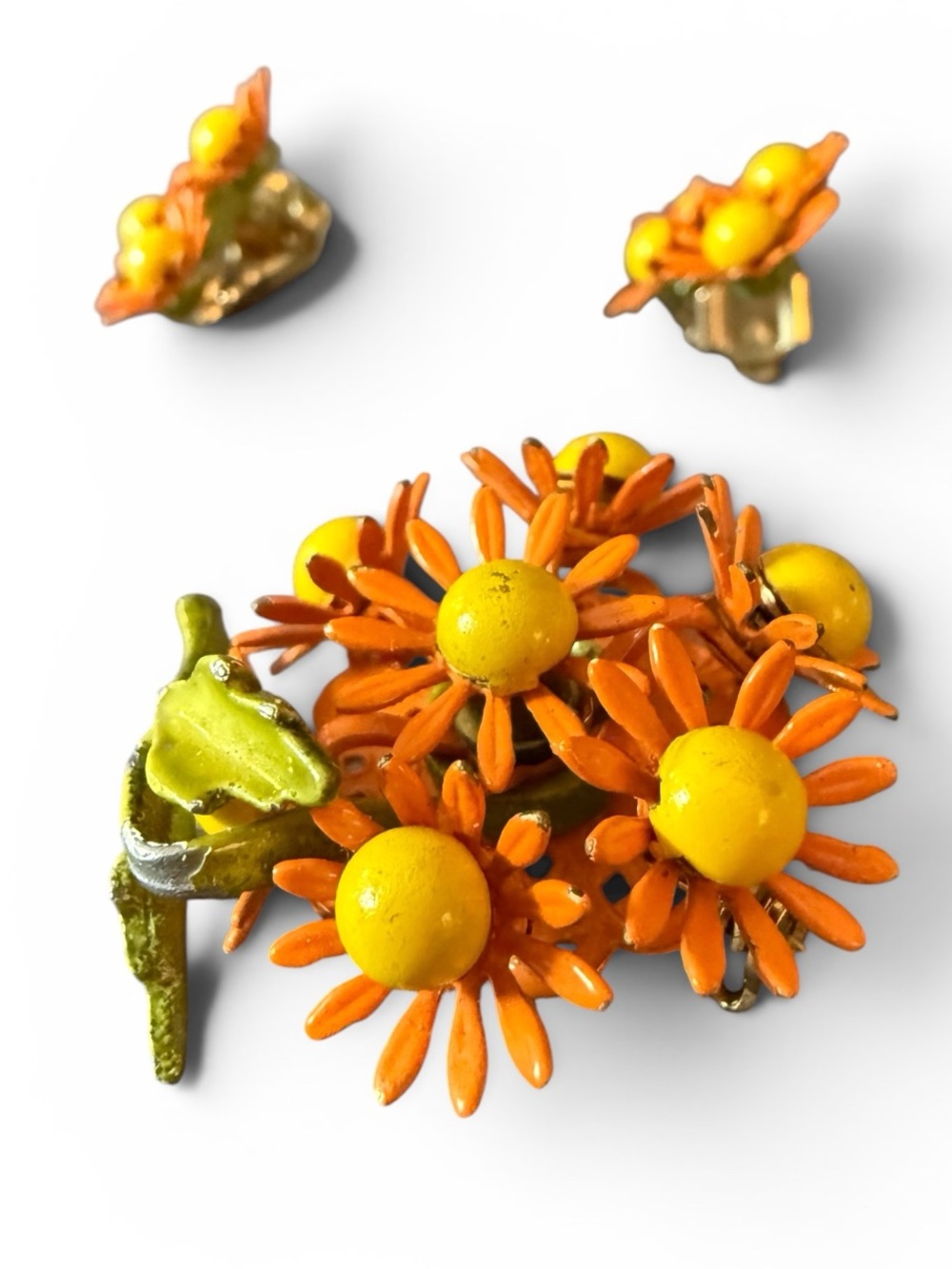 Vintage Orange Daisy Flower Brooch & Clip-On Earring Set Retro Enamel Floral - Picture 2 of 10